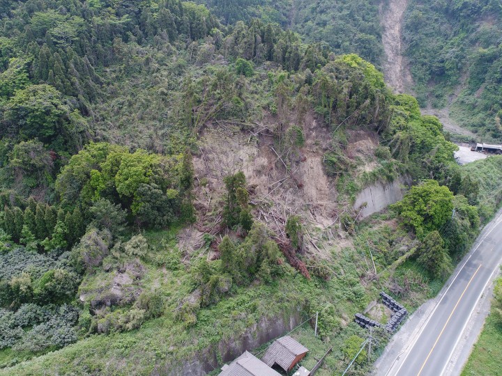 平成28年度 災害関連緊急治山事業（大坪地内）