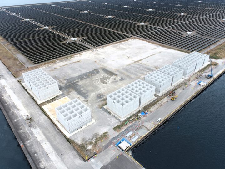 令和４年度⿅児島港（⾕⼭⼆区）係留施設ケーソン製作⼯事（第３次）