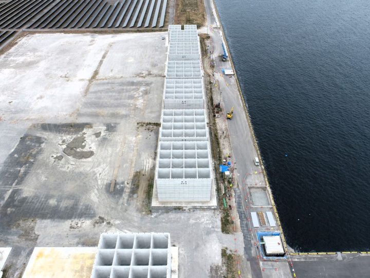 令和４年度⿅児島港（⾕⼭⼆区）係留施設ケーソン製作⼯事（第３次）