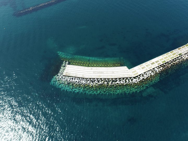 令和３年度指宿港海岸（湯の浜地区）突堤（大山崎）築造工事